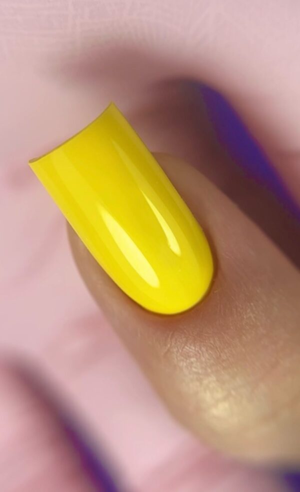 ESMALTE SEMIPERMANENTE - YELLOW TPO&HEMA free - Imagen 2